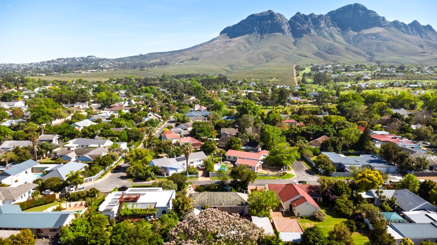 4 Bedroom Property for Sale in Morningside Western Cape